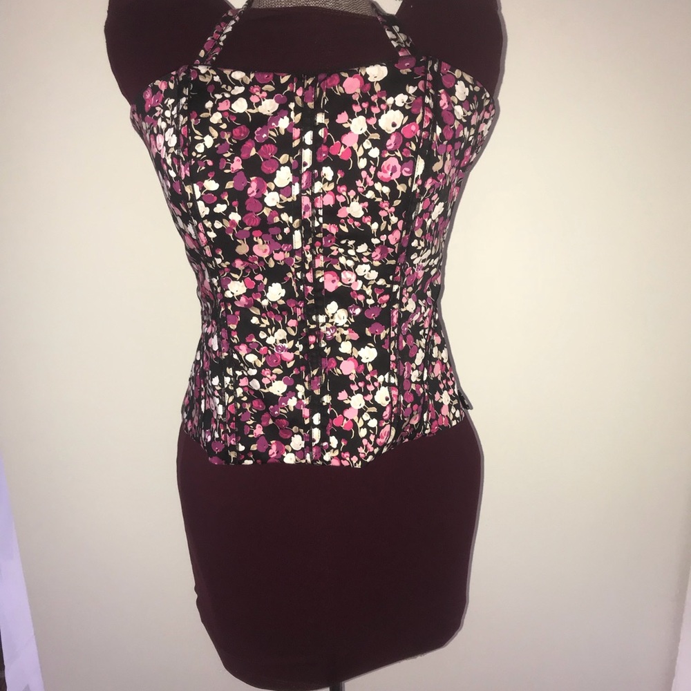 Corset type top; removable straps